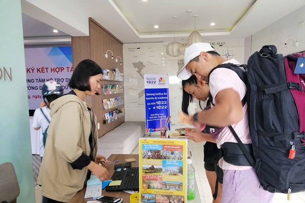 Trung tâm hỗ trợ du khách ở Đà Nẵng:  Địa chỉ tin cậy của du khách - Anh 1