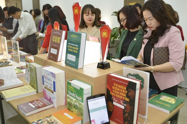 Vụ Thư viện ký kết hợp tác với NXB Giáo dục Việt Nam - Anh 6