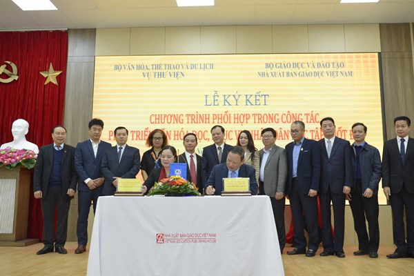 Vụ Thư viện ký kết hợp tác với NXB Giáo dục Việt Nam - Anh 3