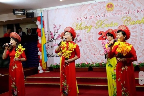Đại sứ quán Việt Nam​​​​​​​ tại nhiều nước đón Xuân - Anh 2