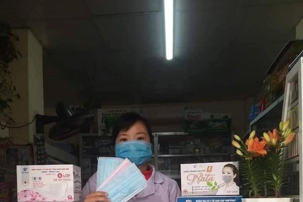 Một doanh nghiệp tặng Hà Nội 30.000 khẩu trang y tế - Anh 2