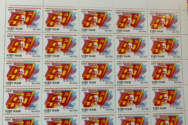 Phát hành bộ tem đặc biệt kỷ niệm 90 năm thành lập Đảng - Anh 1