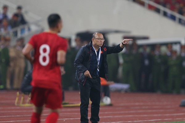 Hoãn trận tuyển Việt Nam gặp Malaysia vì Covid-19 - Anh 1
