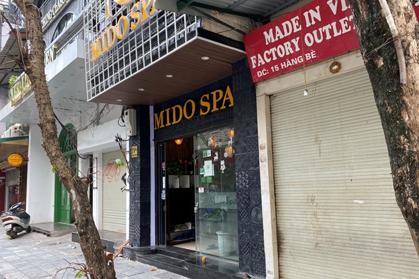 Hà Nội: Nhiều cửa hàng vẫn kinh doanh sau yêu cầu đóng cửa - Anh 6