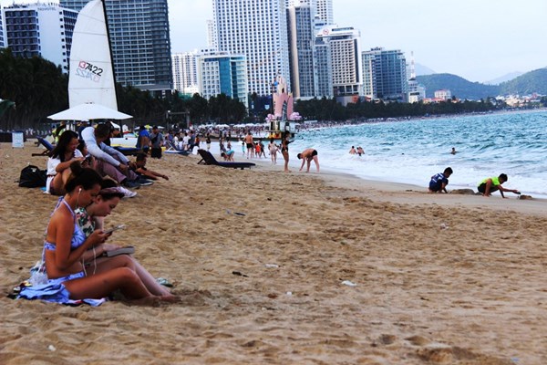 Kiến nghị miễn tiền thuê bãi biển Nha Trang - Anh 1