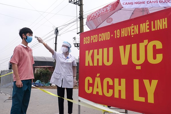 Lập 10 chốt kiểm soát cách ly thôn Hạ Lôi gần 11.000 nhân khẩu vì liên quan bệnh nhân số 243 nhiễm SARS-CoV-2 - Anh 13
