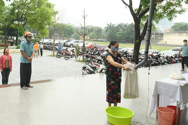 Cây “ATM gạo” đầu tiên ở Hà Nội - Anh 6