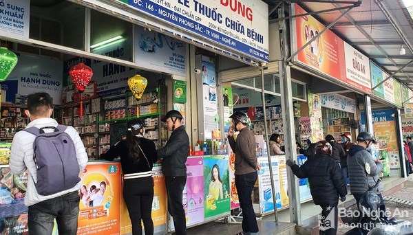 Ai mua thuốc cảm, ho, sốt,7000 cửa hàng thuốc ở Hà Nội phải yêu cầu khai báo y tế  lập tức - Anh 1