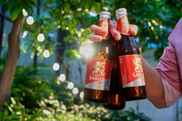 SABECO dành hơn 80 tỷ đồng làm quà tặng cho khách hàng bia Saigon Export - Anh 1