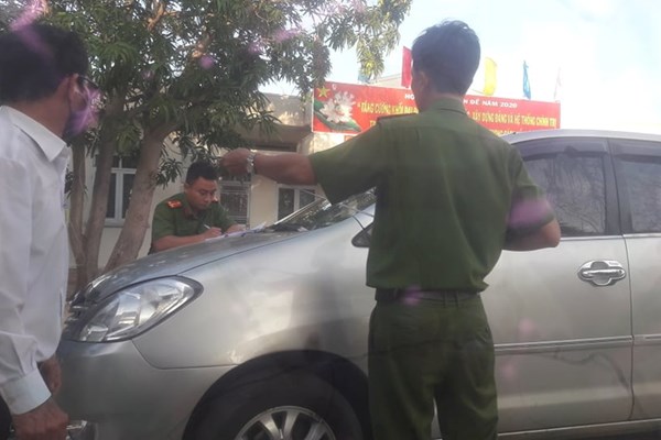Phản ánh về những tiêu cực tại huyện Vạn Ninh (Khánh Hòa): Phóng viên Văn Hóa bị nhóm côn đồ hành hung, đập phá phương tiện - Anh 2