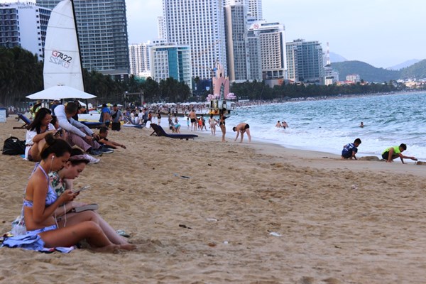 Khánh Hòa miễn thuế bãi biển cho các doanh nghiệp du lịch - Anh 1