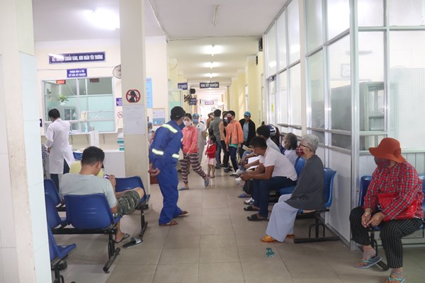 Đà Nẵng: Nguyên nhân ngộ độc khiến hơn 200 người nhập viện - Anh 1