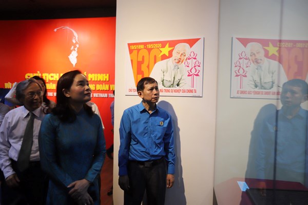 Những hiện vật, hình ảnh đẹp về Chủ tịch Hồ Chí Minh với giai cấp công nhân - Anh 3