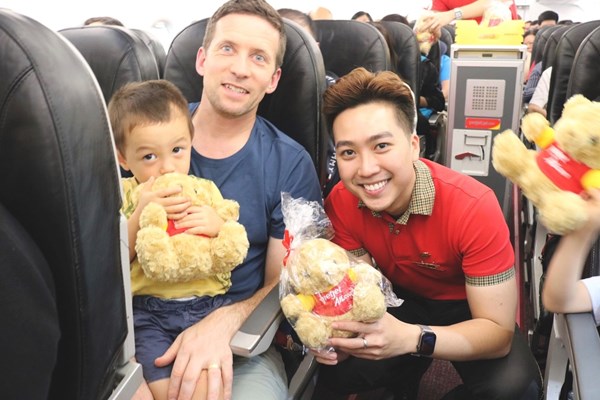 2 triệu vé giá chỉ 1.600 đồng dành tặng trẻ em và gia đình bay khắp Việt Nam - Anh 2