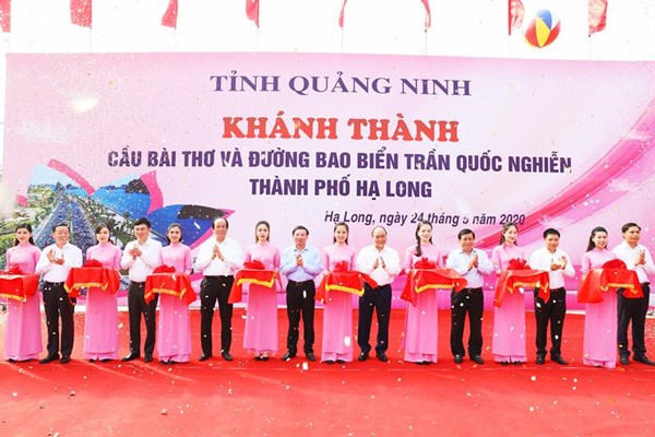 Thủ tướng cắt băng khai trương hai công trình trọng điểm ở Quảng Ninh - Anh 1