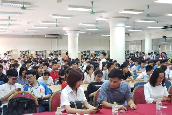 Sinh viên Bách khoa Hà Nội hưởng ứng cuộc thi “Đại sứ Văn hóa đọc 2020” - Anh 2