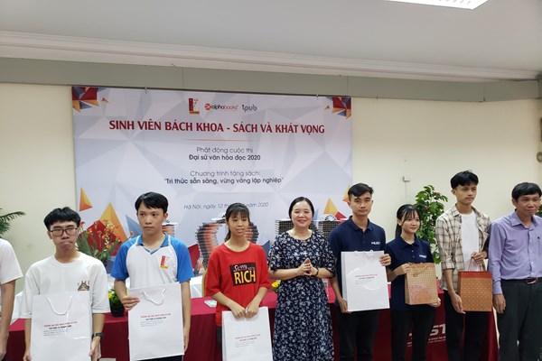 Sinh viên Bách khoa Hà Nội hưởng ứng cuộc thi “Đại sứ Văn hóa đọc 2020” - Anh 3