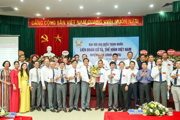 Ông Hoàng Xuân Lương tái đắc cử Chủ tịch Liên đoàn Cử tạ, thể hình Việt Nam - Anh 2