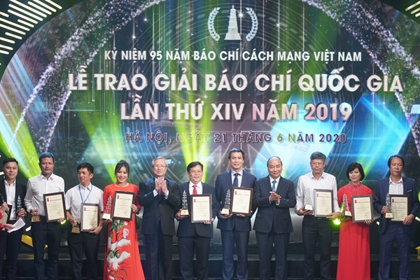 Thủ tướng: Báo chí góp phần nâng cao dân trí, giữ gìn bản sắc, phát triển văn hóa và con người Việt Nam - Anh 2