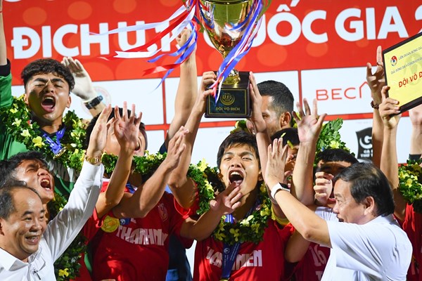 U19 PVF lần thứ hai lên ngôi vô địch Giải bóng đá U19 quốc gia - Anh 1