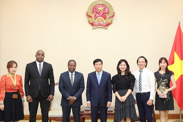 Việt Nam sẵn sàng hỗ trợ Angola phát triển VHTTDL - Anh 2