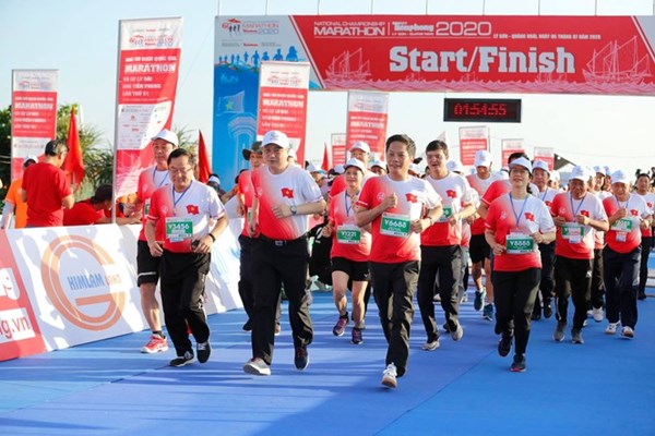 Quảng bá huyện đảo Lý Sơn qua Giải marathon và cự ly dài - Anh 1