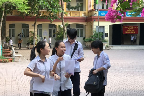 Ngày thi đầu tiên vào lớp 10 tại Hà Nội:  469 thí sinh không đến phòng thi - Anh 3