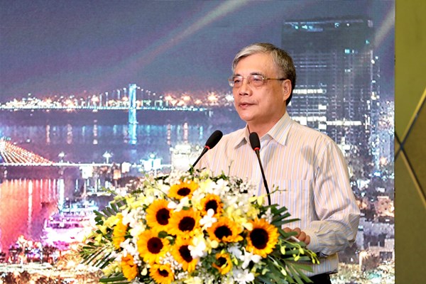 PGS. TS Trần Đình Thiên chỉ ra nguyên nhân khiến doanh thu du lịch Việt Nam thấp - Anh 1