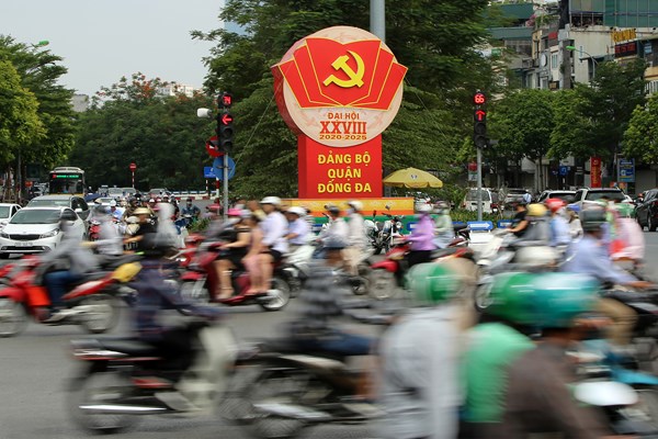 Hà Nội: Rực rỡ cờ hoa trước thềm Đại hội Đảng các cấp tiến tới Đại hội toàn quốc lần thứ XIII của Đảng - Anh 1