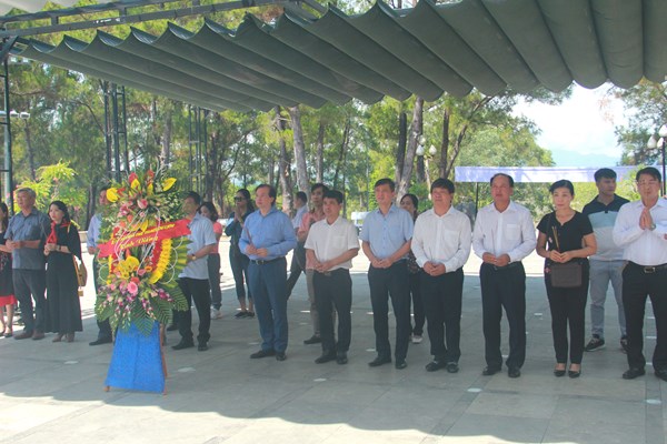 Đoàn công tác của Bộ VHTTDL dâng hương tri ân tại tỉnh Quảng Trị - Anh 4