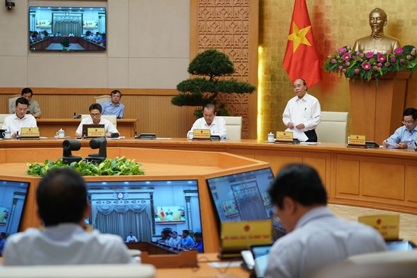 Thủ tướng: Đà Nẵng xem xét cụ thể việc áp dụng ngay các biện pháp mạnh - Anh 1