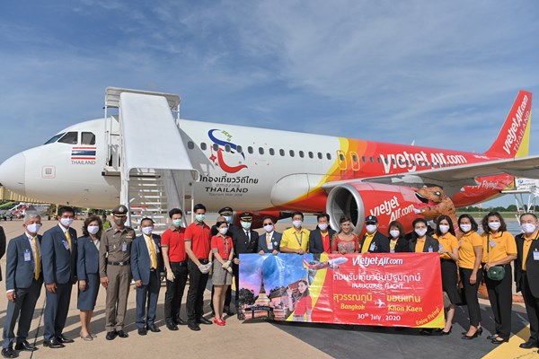Vietjet Thái Lan khai trương đường bay Bangkok – Khon Kaen với màn biểu diễn của ca sỹ nổi tiếng Thái Lan Ying-Lee trên tàu bay - Anh 1