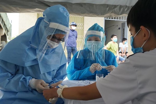 Vì sao Bộ Y tế không cấp​​​​​​​ kit test nhanh Covid-19 cho Hà Nội? - Anh 1