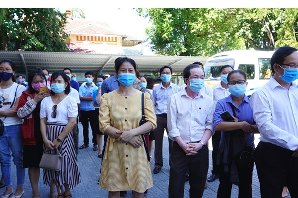 Đoàn y tế của Huế lên đường vào chi viện Đà Nẵng: “Địa phương ở nhà sẵn sàng hỗ trợ gia đình các đồng chí” - Anh 5