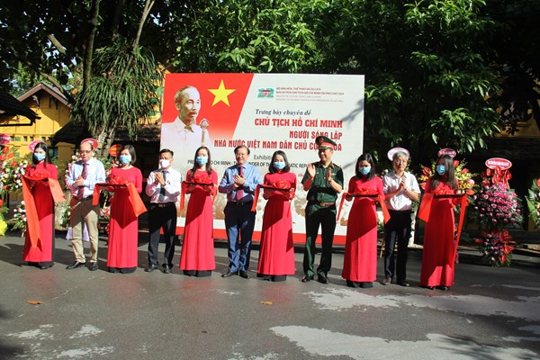 Khai mạc trưng bày Chủ tịch Hồ Chí Minh- người sáng lập Nhà nước Việt Nam Dân chủ Cộng hòa - Anh 1
