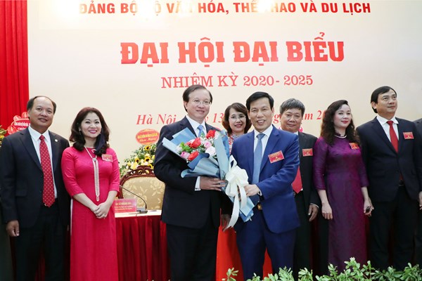 Thứ trưởng Tạ Quang Đông được bầu giữ chức Bí thư Đảng ủy Bộ VHTTDL nhiệm kỳ 2020-2025 - Anh 22