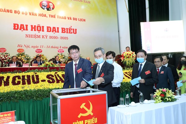 Thứ trưởng Tạ Quang Đông được bầu giữ chức Bí thư Đảng ủy Bộ VHTTDL nhiệm kỳ 2020-2025 - Anh 18