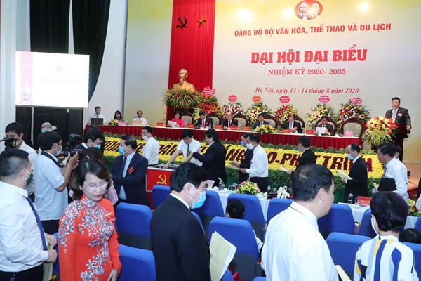 Thứ trưởng Tạ Quang Đông được bầu giữ chức Bí thư Đảng ủy Bộ VHTTDL nhiệm kỳ 2020-2025 - Anh 19