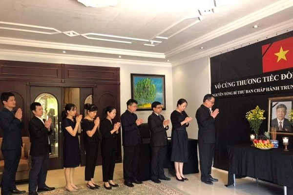 Đại sứ quán Việt Nam tại Qatar tổ chức trọng thể Lễ viếng nguyên Tổng Bí thư Lê Khả Phiêu - Anh 1