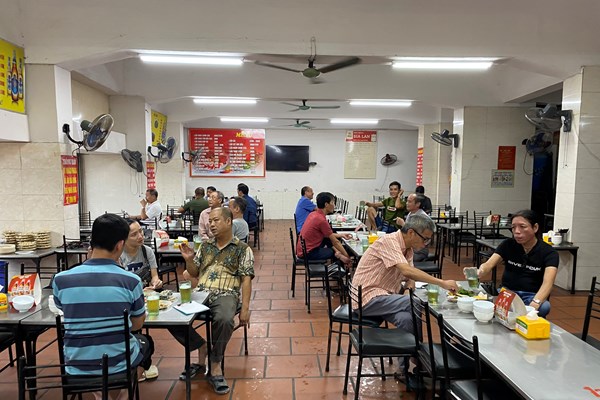 Hà Nội: Quán bia, nhà hàng, giải khát thực hiện giãn cách trước giờ G - Anh 5