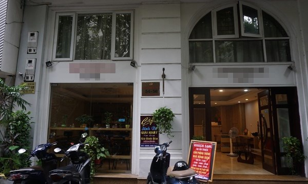 Ông chủ khách sạn Hà Nội bán chuối, chạy xe ôm trả tiền lương cho nhân viên - Anh 4
