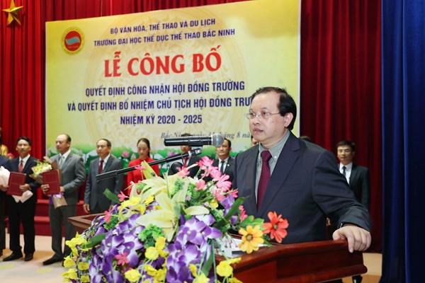 Trao Quyết định công nhận Hội đồng trường Trường Đại học TDTT Bắc Ninh - Anh 1