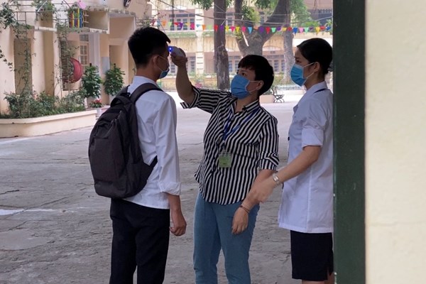 Hà Nội: 7 thí sinh dự thi môn Ngữ văn Kỳ thi tốt nghiệp THPT 2020 đợt 2 - Anh 7