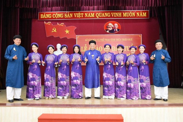 Thừa Thiên Huế: Cán bộ Sở VHTT sẽ mặc áo dài truyền thống đi làm vào thứ Hai đầu tháng - Anh 3
