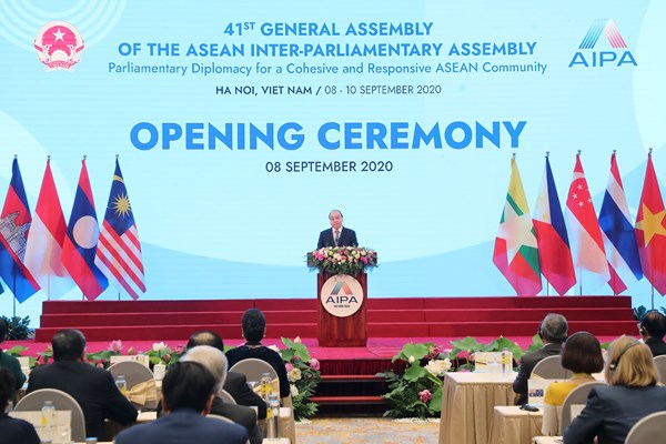 Thủ tướng: Thúc đẩy tinh thần gắn kết người dân, góp phần làm sâu sắc thêm các giá trị và bản sắc văn hóa ASEAN - Anh 1
