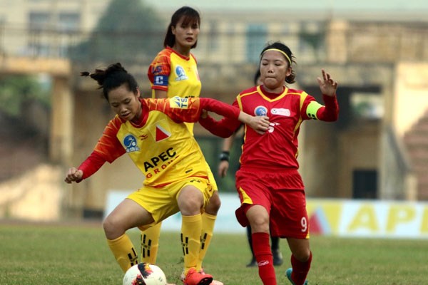 Huỳnh Như, Tuyết Nhung và Hải Yến vẫn tranh tài tại Giải vô địch bóng đá nữ - Anh 1