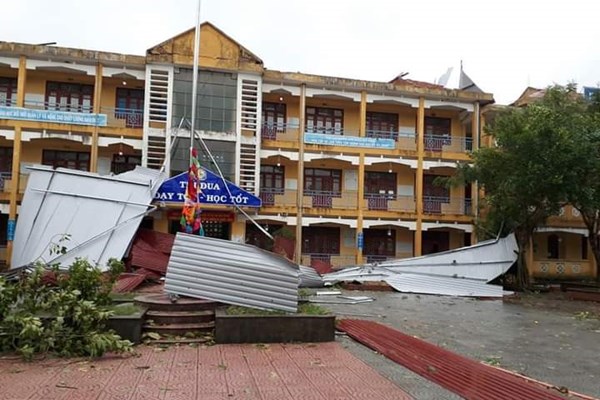 Thừa Thiên Huế: Khẩn trương khắc phục thiệt hại do bão số 5 - Anh 3