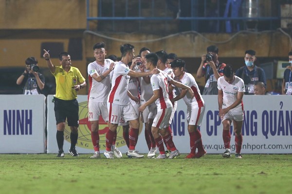 CLB Hà Nội lội ngược dòng, bảo vệ ngôi vô địch Cúp quốc gia - Anh 2