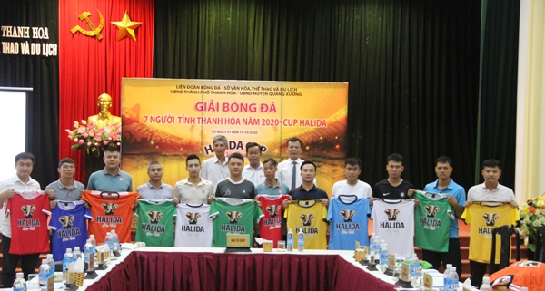 22 đội bóng tranh tài tại Giải bóng đá 7 người tỉnh Thanh Hóa - Cúp Halida năm 2020 - Anh 1