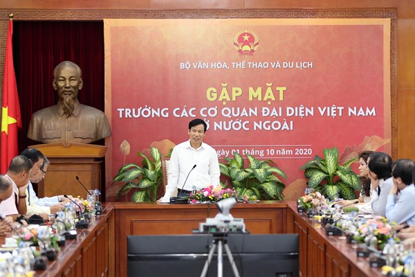 Tiếp tục phối hợp đẩy mạnh quảng bá văn hóa Việt Nam trên trường quốc tế - Anh 2